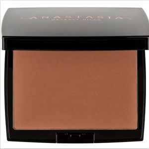 Anastasia Beverly Hills Powder Bronzer in Mahogany